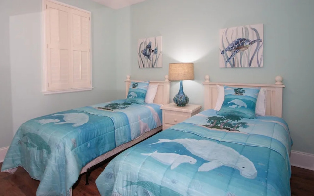 photo 4 of Beach Condo Overlooking the Bay - Unit Crb0806
