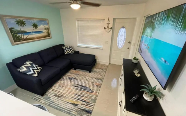 photo 2 of Beach House - 2BD 3BH - Fort Lauderdale