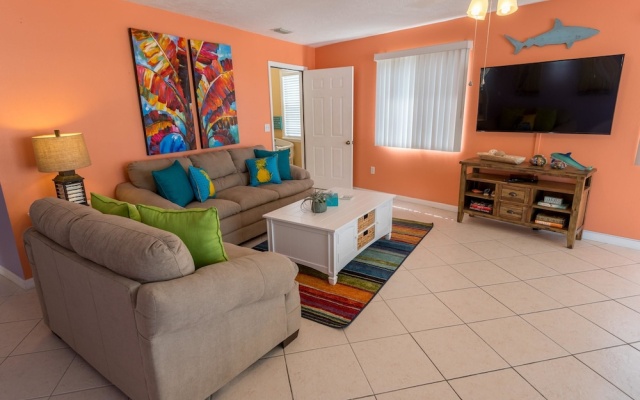 photo 2 of Beach Side Vista Apartment 6