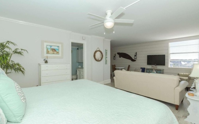 photo 4 of Beach & Tennis 3706