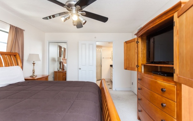 photo 2 of Beachcomber 301 2 Br condo by RedAwning