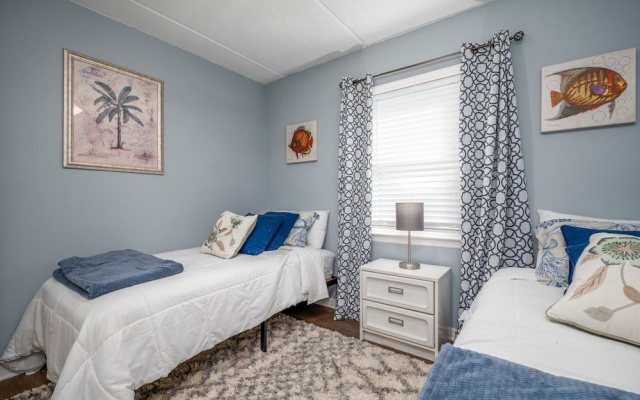 photo 2 of Beachcomber by Distinctive Beach Rentals