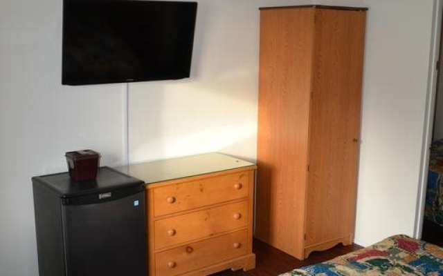 photo 5 of Beachcomber Inn