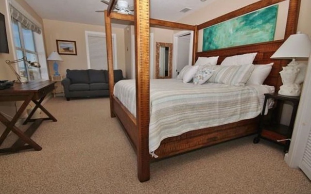 photo 2 of Beachside Vista Apartment 4