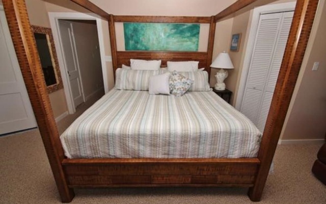 photo 5 of Beachside Vista Apartment 4