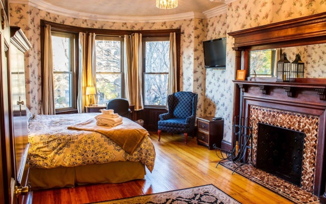 photo 5 of Beacon Inn 1087