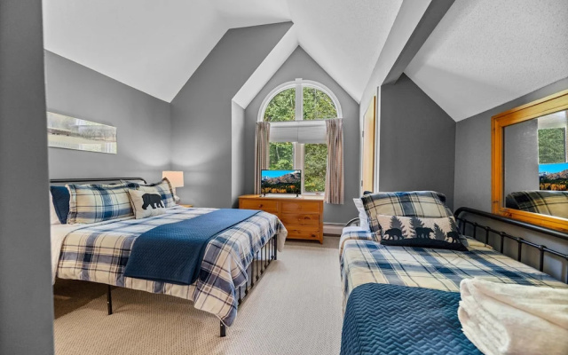 photo 3 of Beautiful 2br/2ba Fall Line Condo W/ Mountain Views, Pool, Hot Tub, Sauna, Shuttle. G6b 2 Bedroom Condo