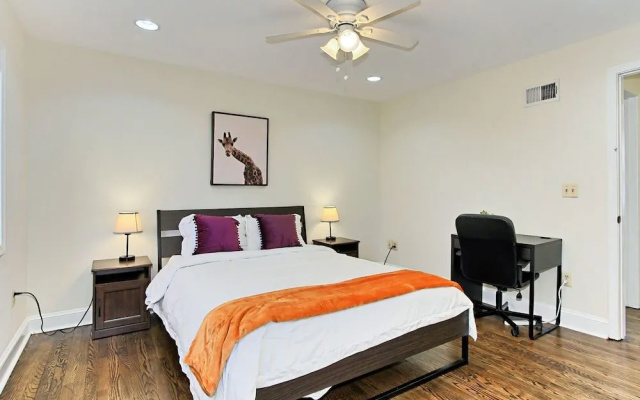 photo 2 of Beautiful 3br/2ba Colonial House | CozySuites