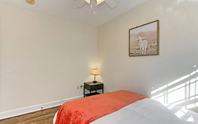 photo 4 of Beautiful 3br/2ba Colonial House | CozySuites