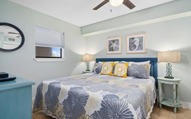 photo 4 of Laguna Reef 308 - Beautiful Bay View by Ryson Vacation Rentals
