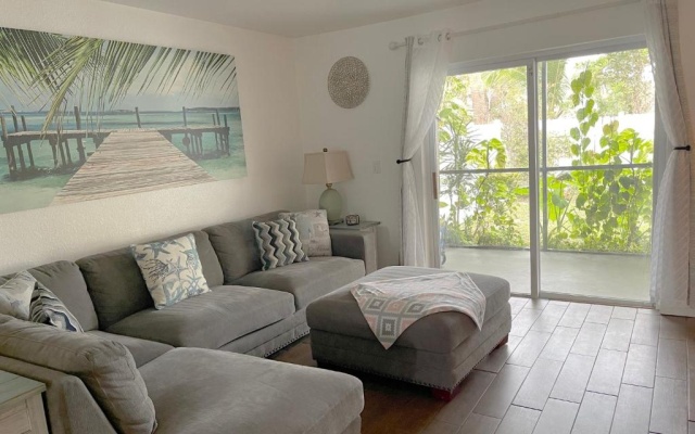 photo 5 of Beautiful Bright & Sparkling 2Bed 1Bath Beach Retreat - Unit 212