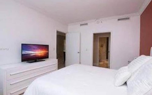 photo 2 of Beautiful Miami Brickell 2 Bedroom 2 Bathroom Apartment in the Sky Sleeps 4