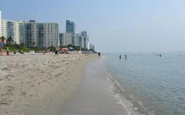photo 2 of Beautiful Property in Hallandale Beach!!!
