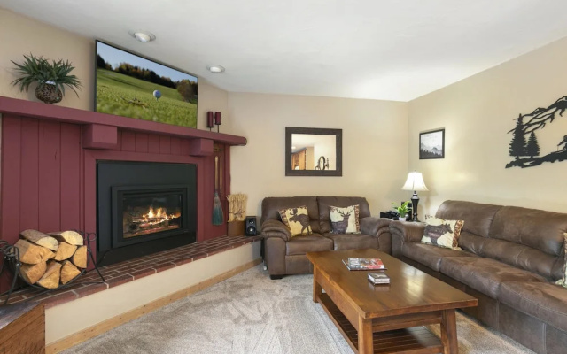 photo 5 of Beaver Creek West S2 - 3 Bedroom 3 Condo by RedAwning
