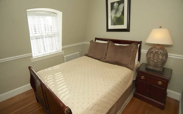 photo 5 of Bellevue Manor