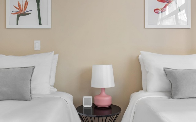 photo 2 of Bellevue Sophisticated 2BD 2BA Apartment
