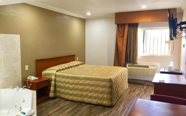 photo 3 of Bellflower Travel Inn
