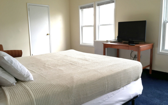 photo 3 of Belmar Inn