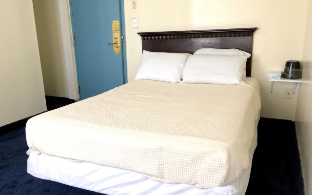 photo 4 of Belmar Inn