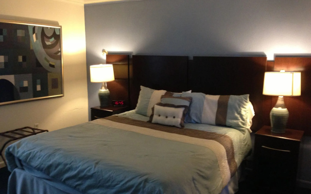 photo 2 of Berkshire Inn