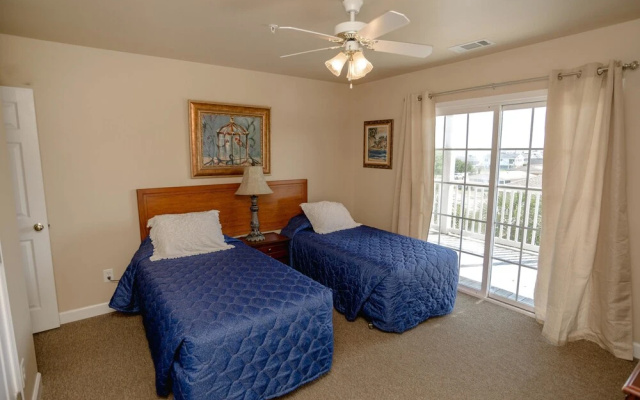 photo 4 of Bermuda Breeze D Holiday Home Holiday home 8