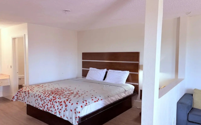 photo 5 of Best Classic Inn & Suites Houston I 45 near IAH