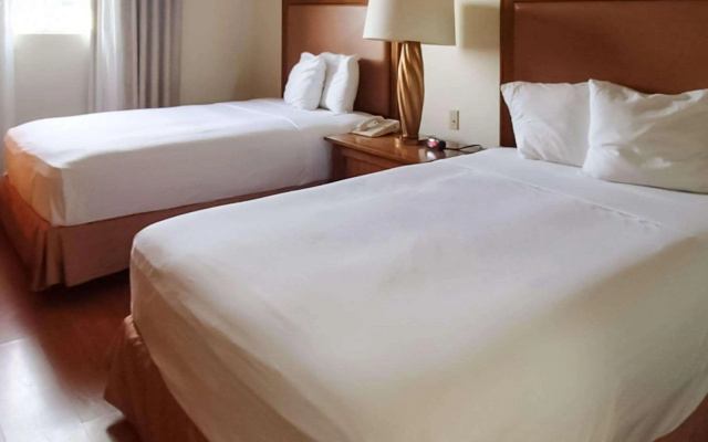 photo 4 of Rodeway Inn South Miami Coral Gables