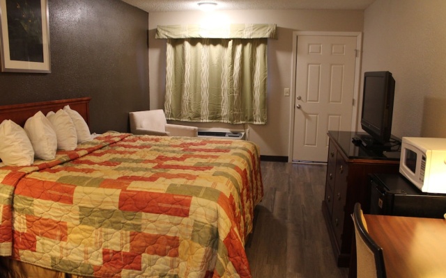 photo 4 of Regency Inn