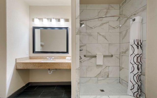 photo 4 of Best Western Airport Suites