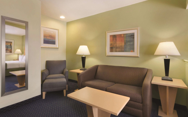 photo 4 of Park Inn by Radisson Albany, GA