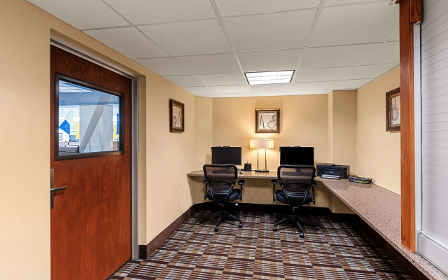 photo 5 of Best Western Bridgeview Hotel