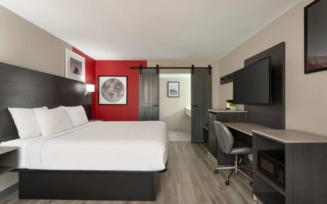 photo 4 of Ramada by Wyndham Cocoa