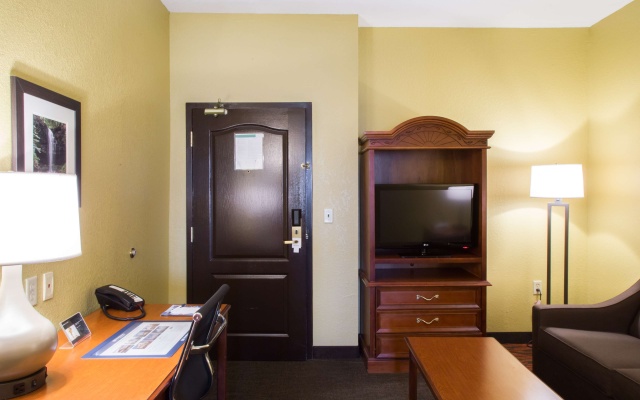 photo 4 of Best Western Executive Inn & Suites