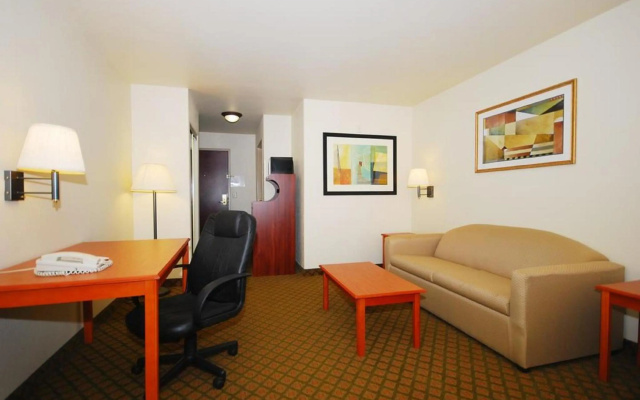 photo 3 of Best Western Henrietta Inn & Suites