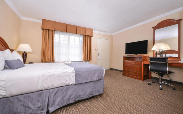 photo 4 of Best Western Hollywood Plaza Inn