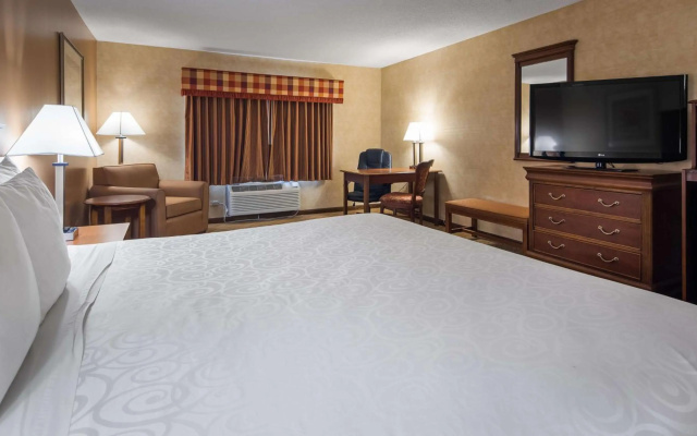 photo 5 of Days Inn by Wyndham St. Charles IL