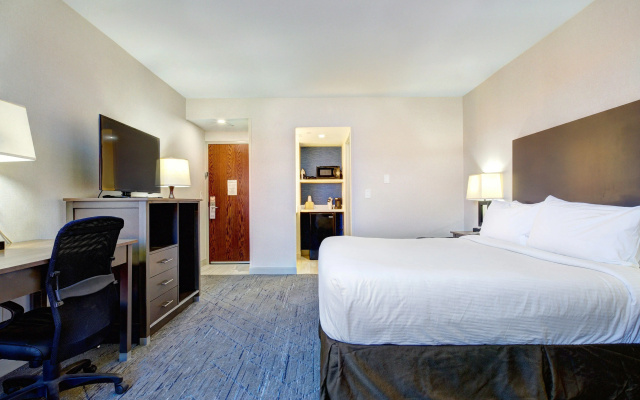 photo 3 of Holiday Inn Express & Suites Phoenix - Tempe by IHG