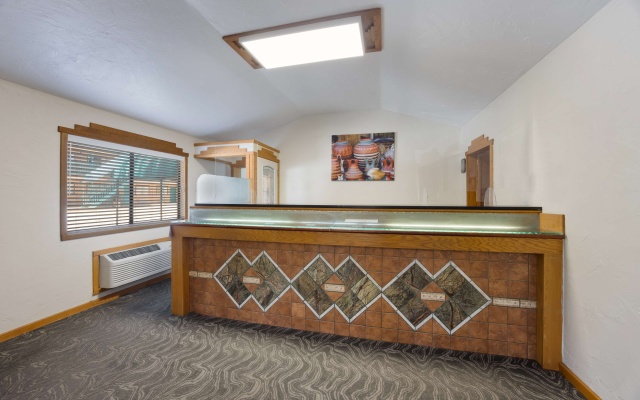 photo 3 of Best Western Kokopelli Lodge