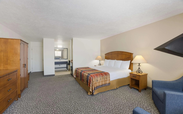 photo 4 of Best Western Kokopelli Lodge