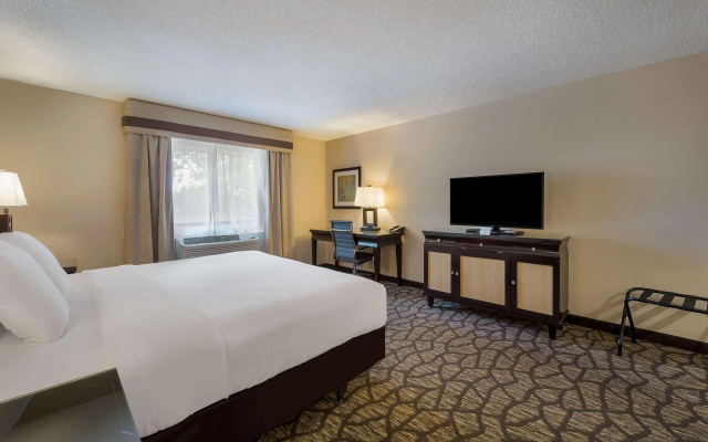 photo 4 of Best Western Detroit Livonia