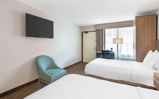 photo 5 of Best Western Mill River Manor