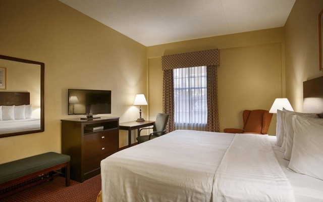 photo 5 of Old Colony Inn Alexandria