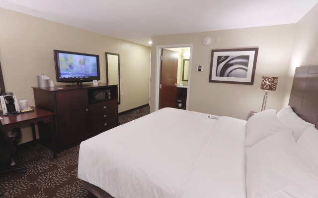 photo 3 of Holiday Inn Express & Suites Pittsburgh West - Greentree by IHG