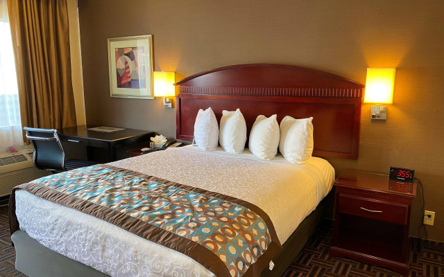 photo 3 of Best Western Pasadena Inn