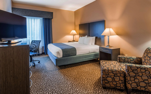 photo 3 of Bradenton Hotel & Suites