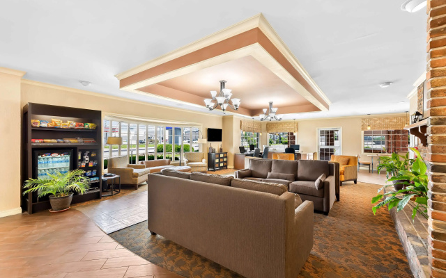 photo 2 of Best Western Coach House