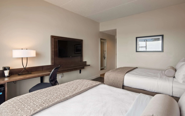 photo 4 of Best Western Plus Coastline Inn