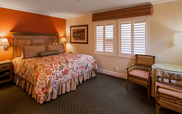 photo 3 of Elm House Inn