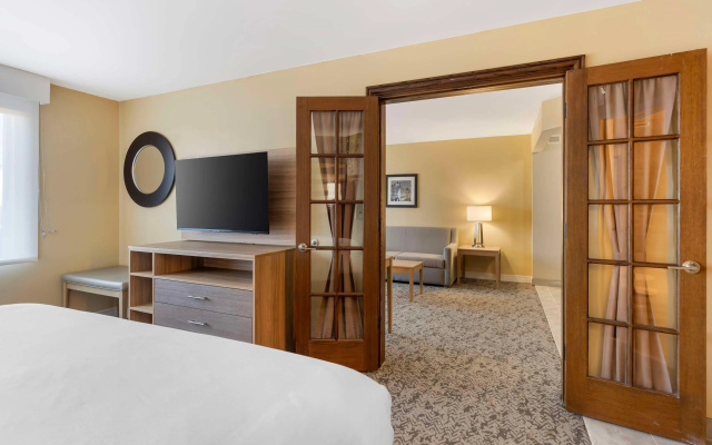 photo 4 of Best Western Glenview -Chicagoland Inn and Suites