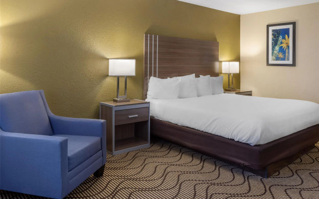 photo 4 of Best Western Heritage Inn